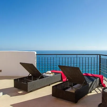 Apartment Penthouse Calaceite Blanco - Escape With 180 Sea Views Near Nerja *